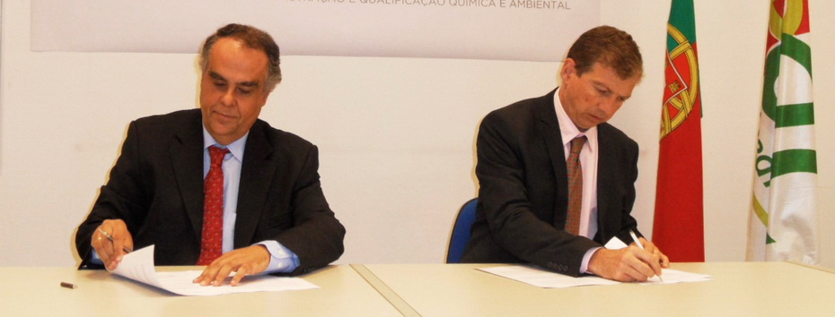 Horácio Pina Prata, Presidente da ÆMITEQ, e Daniel Ettlin, Diretor Geral da UNICAM em Portugal.
